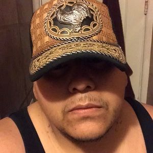 Meet your Posher, Victor